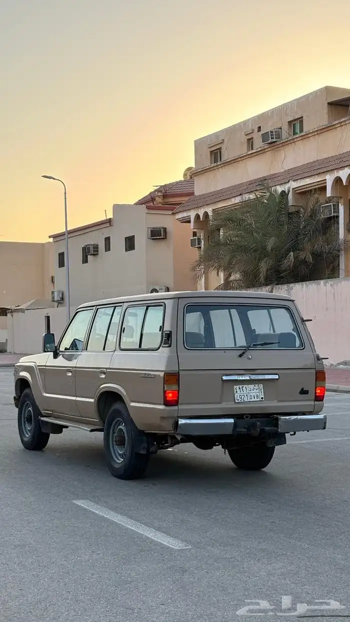 جيب تويوتا موديل 85 مكينة قير و دفرنش ماشي 450 000 5