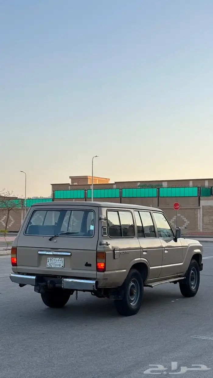 جيب تويوتا موديل 85 مكينة قير و دفرنش ماشي 450 000 3