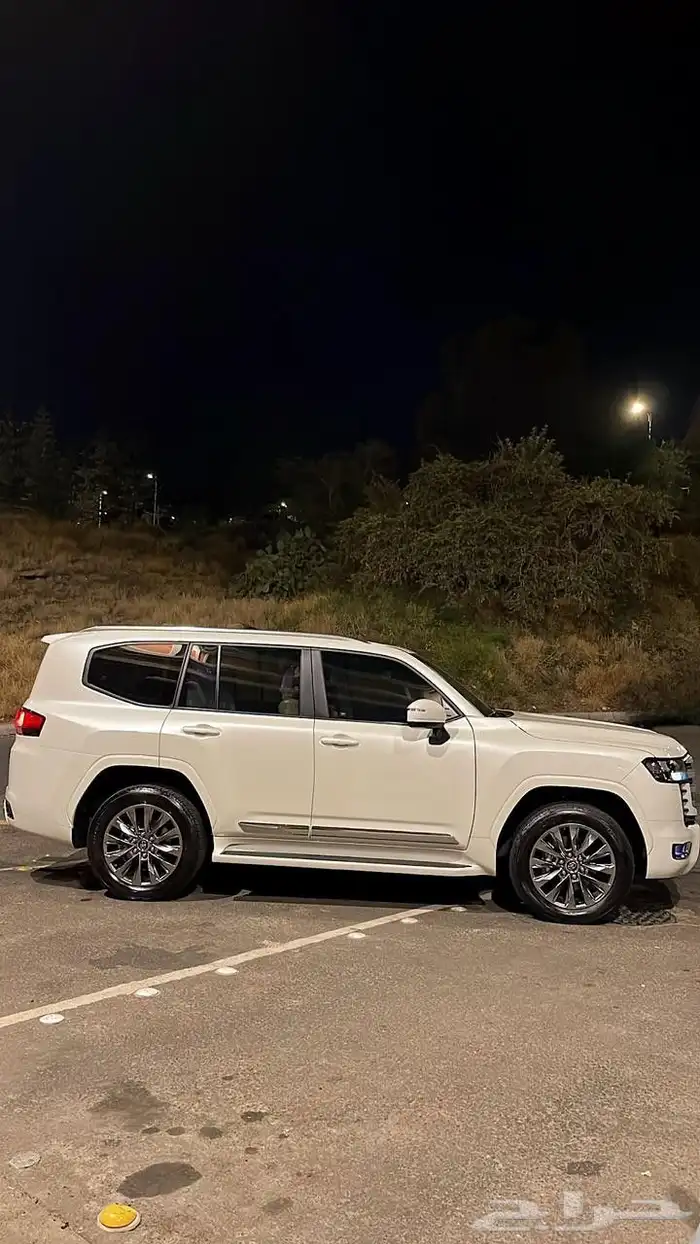 لاند كروزر 2024 gxr L3 7