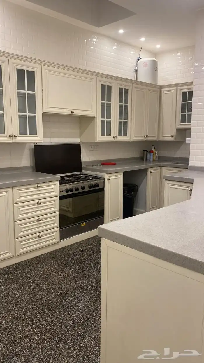 شقه مفروشه للايجار بالمهديه خلف جامع المهديه بسعر 3800 ريال 1