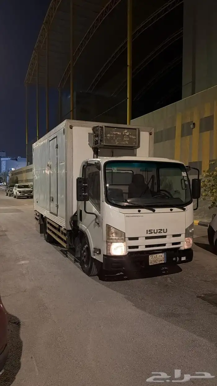 سيارة دينة ايسوزو 2014 للبيع 3