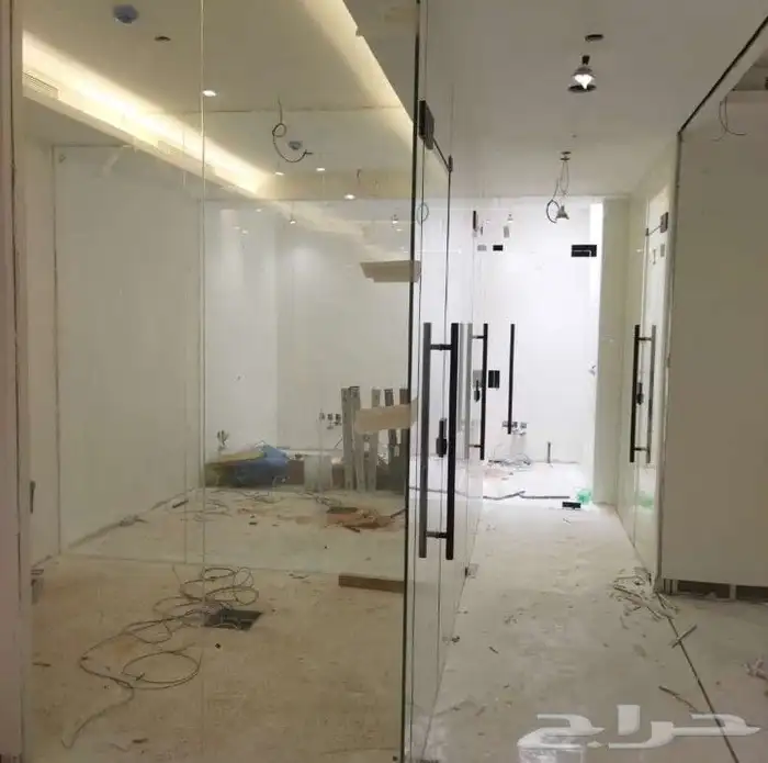 فني جزاز سكريت المنيوم زجاج 2