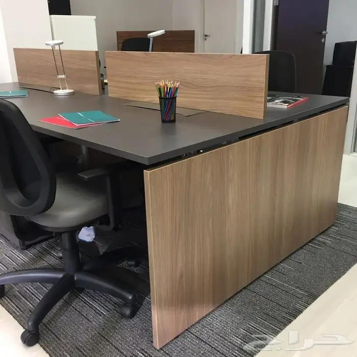 أثاث مكتبي متين بتصاميم عصرية 22