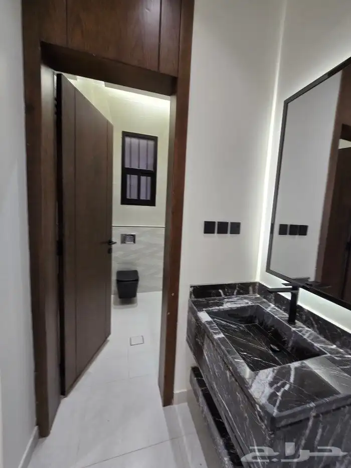 للبيع روف علوى مع ملحق مدخل مستقل حوش مدخل سيارةأبها المحالة 9