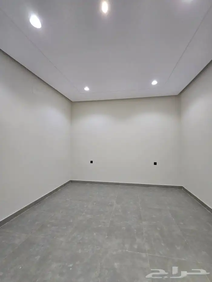 للبيع دور أرضي في عماره دورين من 540 ألف أبها المحالة قرطبة 19