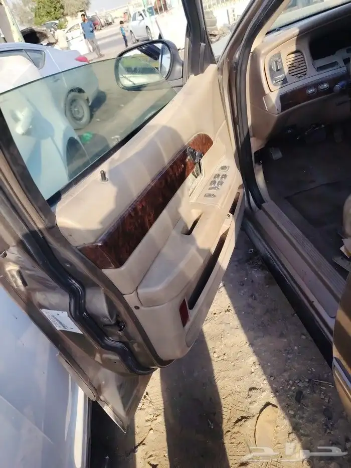 تشليح الشهري لبيع قطع غيار الفورد الأمريكي فكتوريا و ماركيز 4