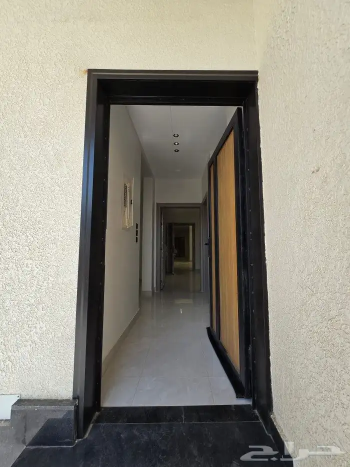 للبيع دور أرضي 6غرف حوش ومدخل سياره550 ألف أبهاالمحالة قرطبة 7