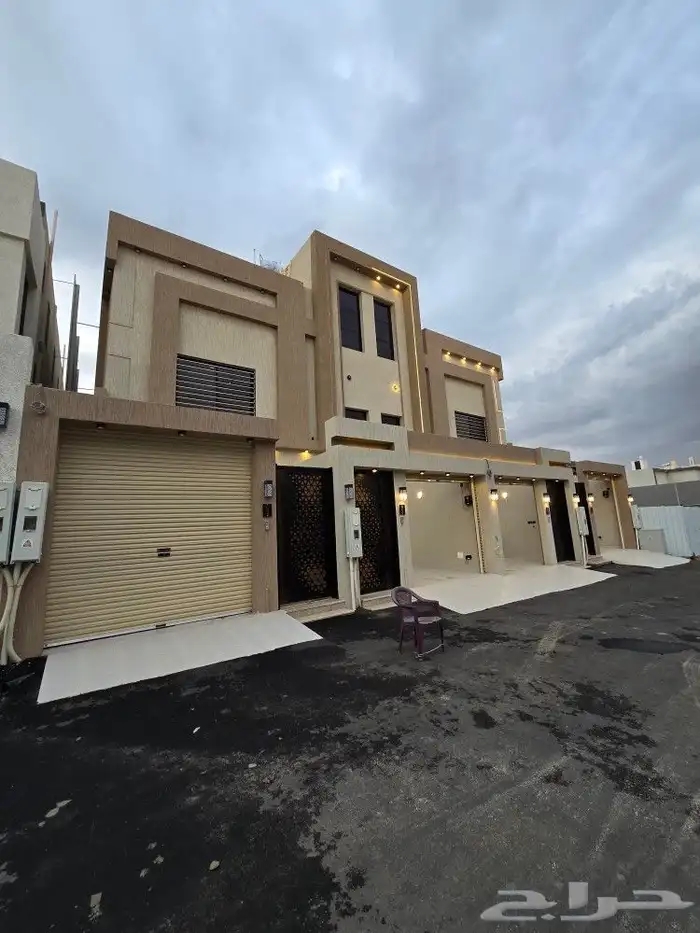 للبيع روف علوى مع ملحق مدخل مستقل حوش مدخل سيارةأبها المحالة 1