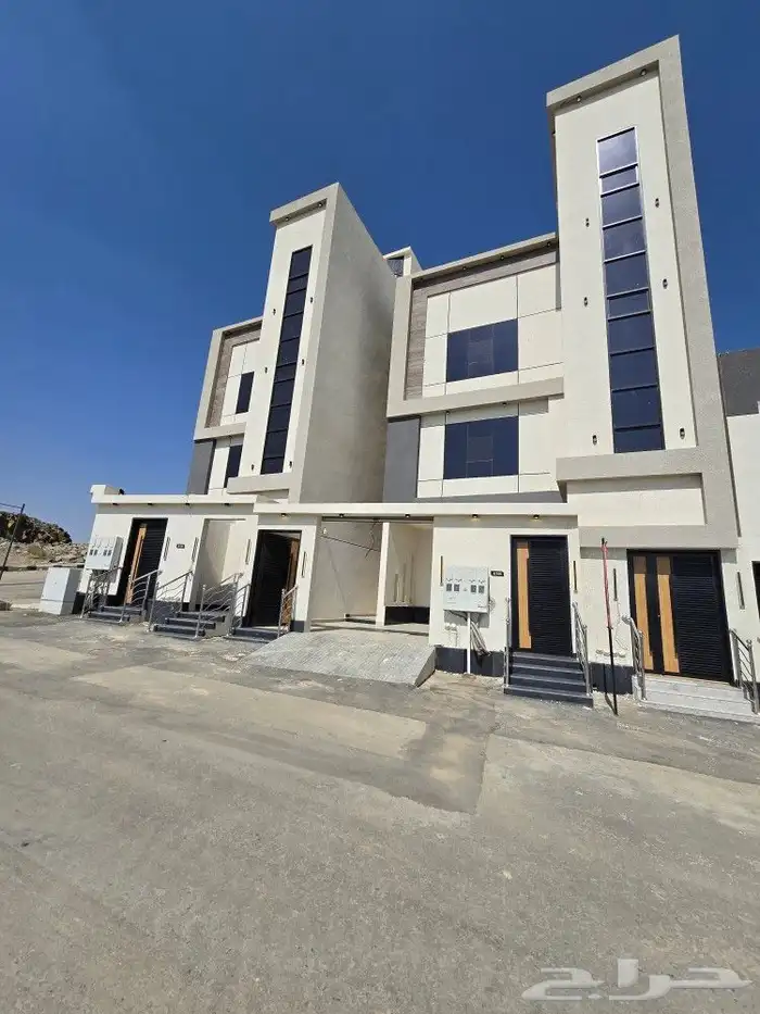 للبيع دور أرضي 6غرف حوش ومدخل سياره550 ألف أبهاالمحالة قرطبة 3