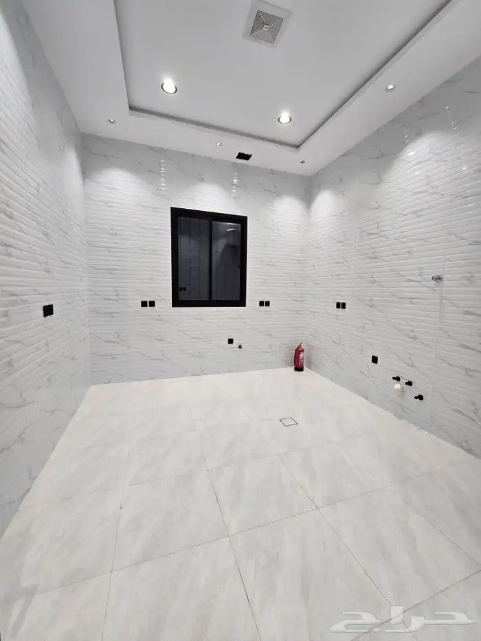 للبيع روف علوى مع ملحق مدخل مستقل حوش مدخل سيارةأبها المحالة 17