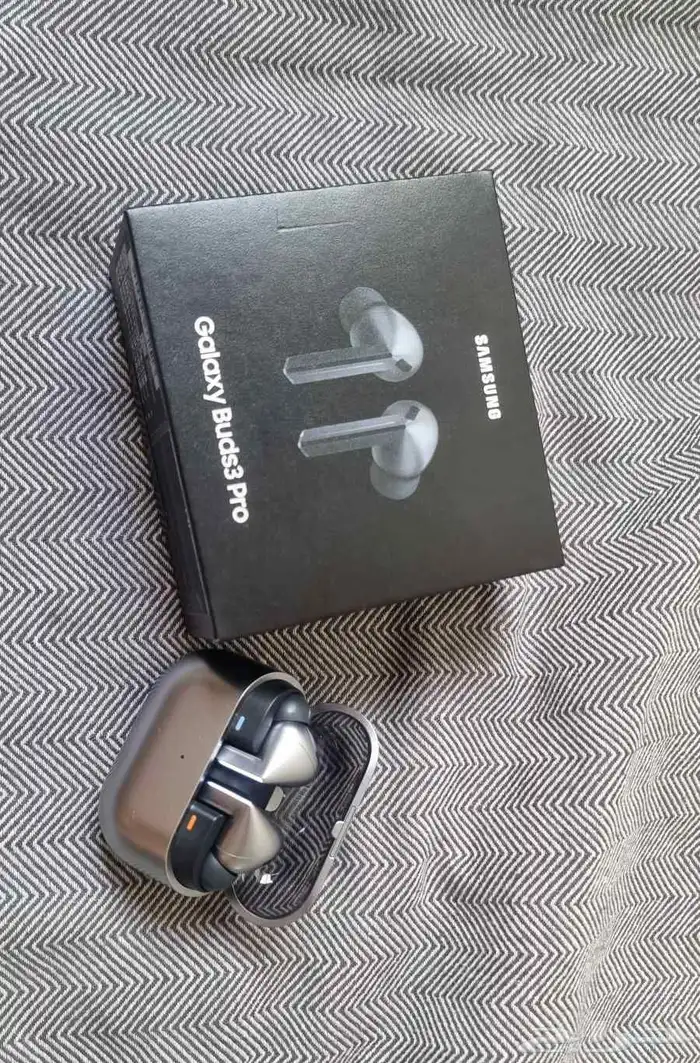 ساعة وسماعة سامسونج وشاحن وخاتم ذكي 2