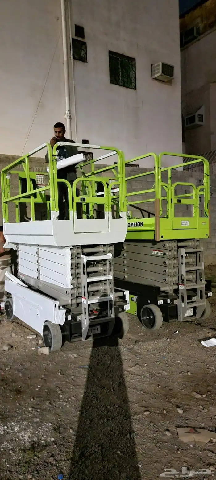 سيزرلفت للايجار في مكه رافعات مقصيه للايجار رافعه عمال 12متر 3