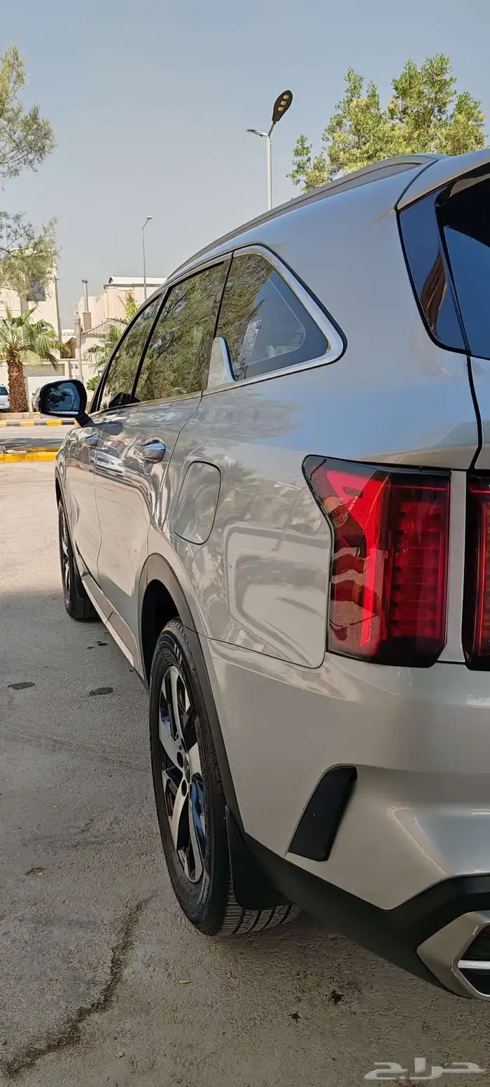 كيا سورنتو 4 سلندر بنزين .. موديل 2022 6