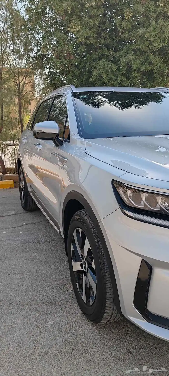 كيا سورنتو 4 سلندر بنزين .. موديل 2022 4