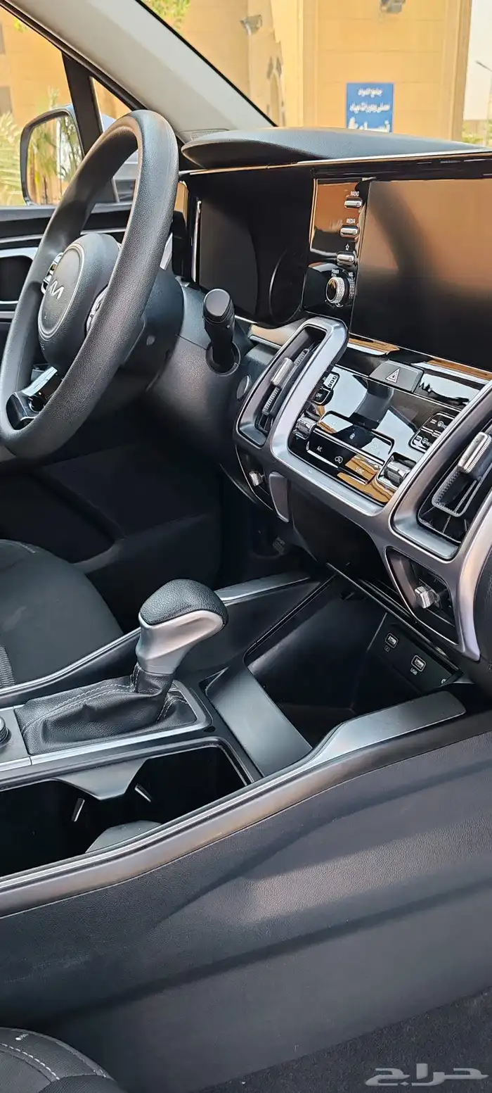 كيا سورنتو 4 سلندر بنزين .. موديل 2022 10