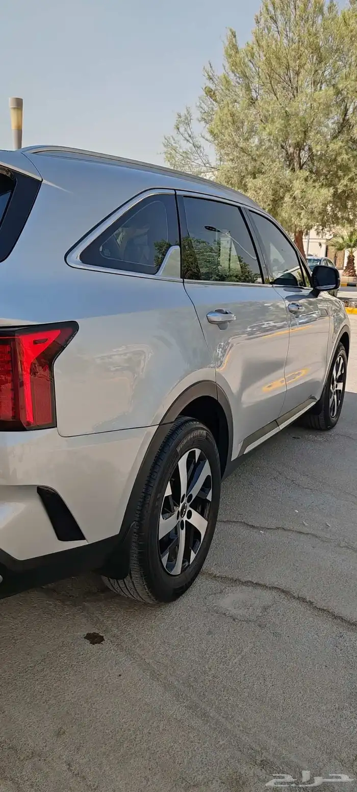 كيا سورنتو 4 سلندر بنزين .. موديل 2022 2