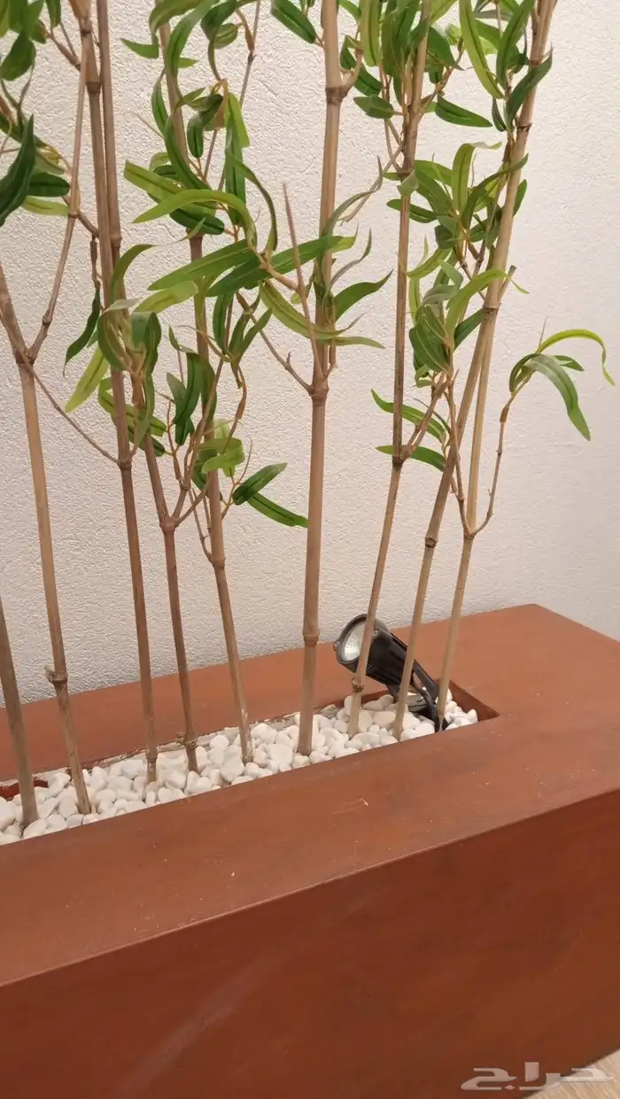 بارتشن من الخشب فيه اضاءة ديكورية..مع عجلات مخفية 2