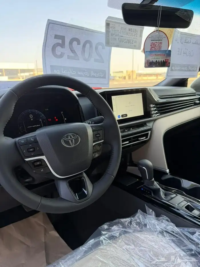 تويتا كامري LE بنزين موديل 2025 سعودي 5
