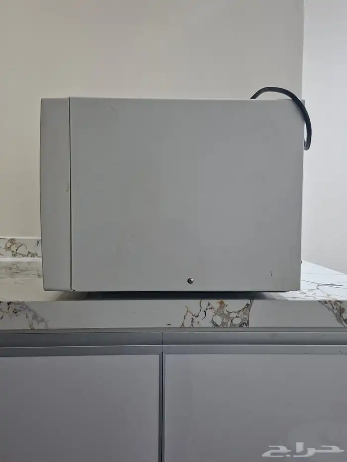 للبيع ميكروويف من ماركة TC  بحالة ممتازة ونظيف جدا . يعمل بك 2