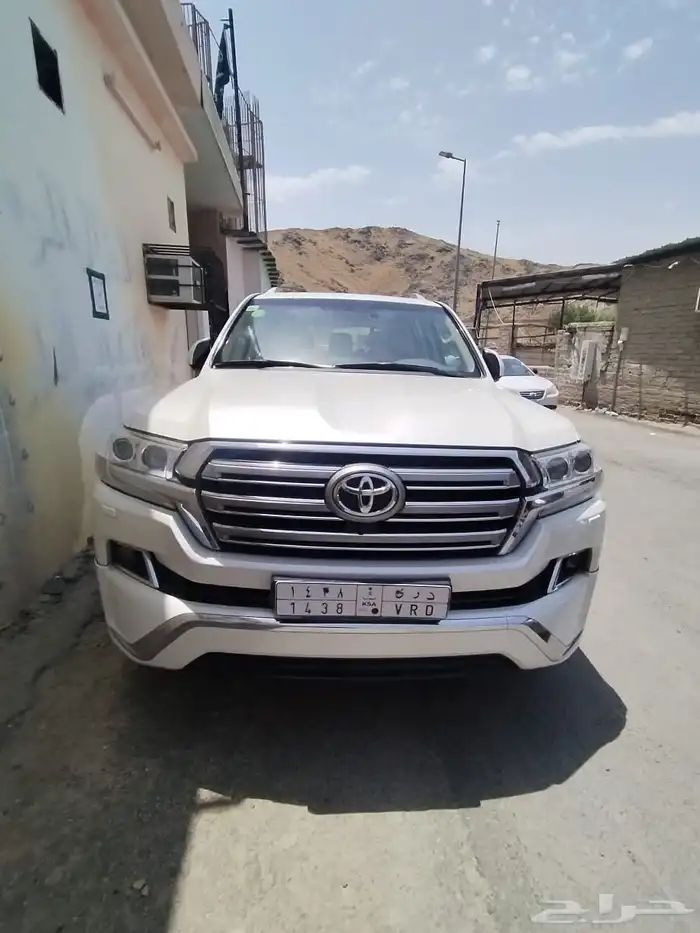 لاند كروز 2018 gxr فل كامل 8