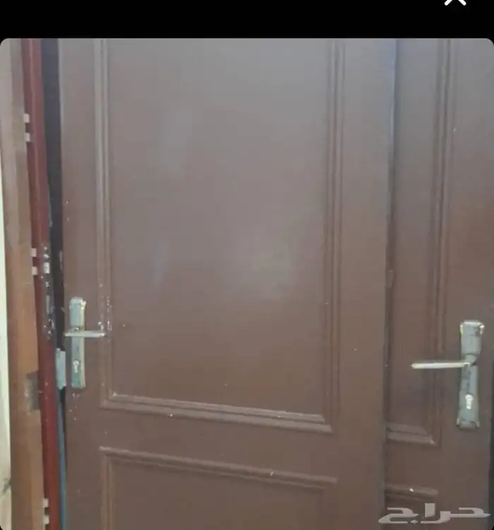عندنا ابواب خشب مستخدمه وابواب والمنيوم للبيعه 0
