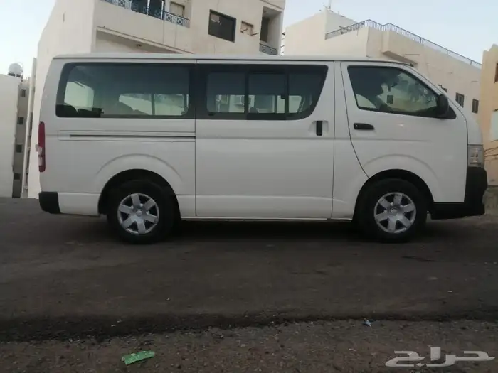 للايجار للشركات تويوتا باص 2