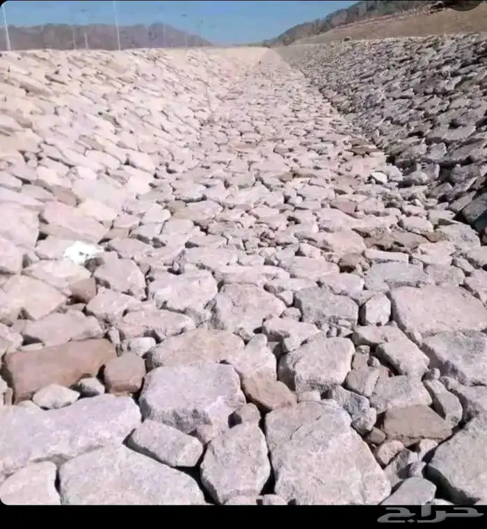 ارضيات تدبيش ممرات قنوات سيول ربراب وكلشي باعمال الحجر 4