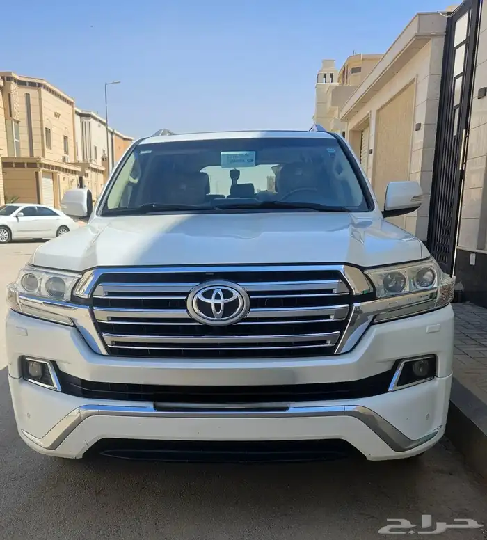 لاندكروزر 2017 GXR 11