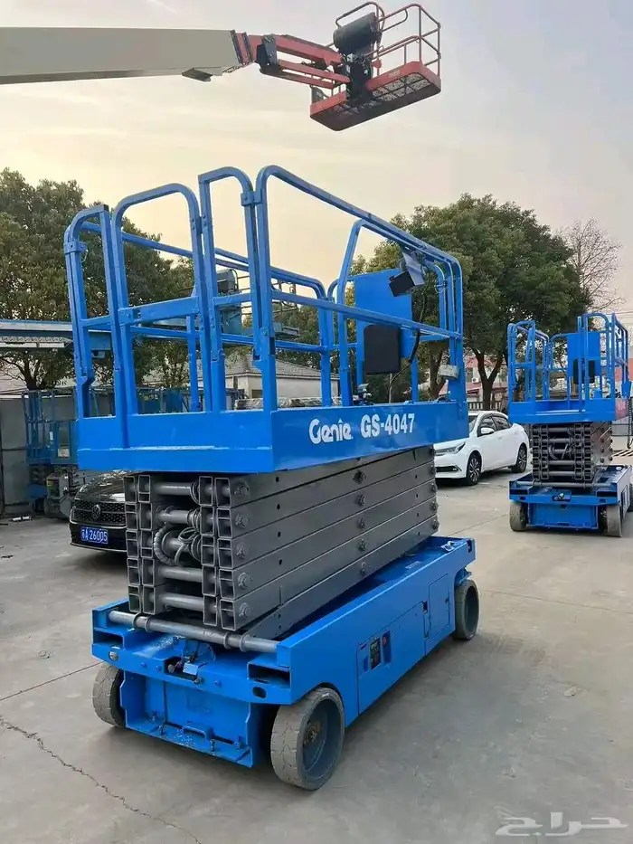 سيزر لفت للايجار رافعات شوكيه للايجار شهري سنوي اسبوعي يومي 1