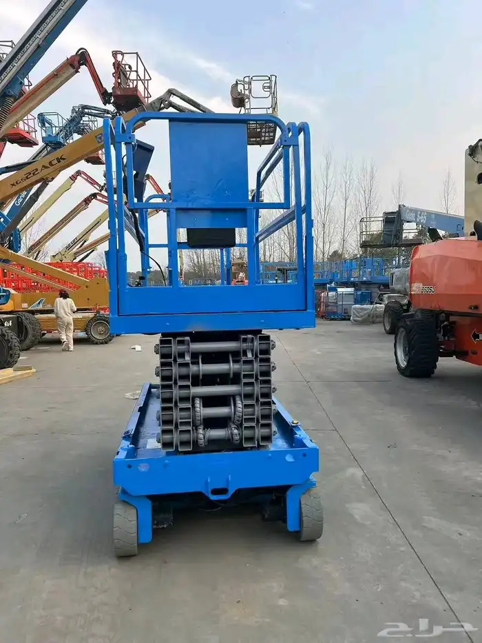 سيزر لفت للايجار رافعات شوكيه للايجار شهري سنوي اسبوعي يومي 0