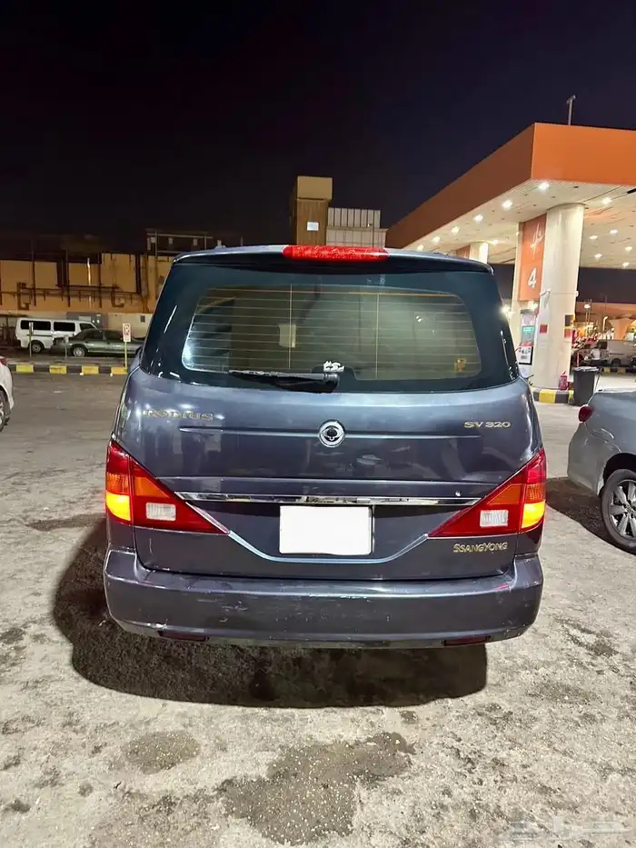 سياره للبيع سانج يونج روديس كوري 2012 7