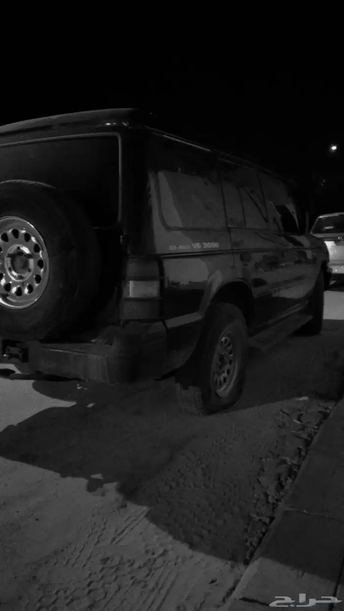 للبيع مستبيشي باجيرو موديل 2001 ستاندر ما يشتكي الا من القير 4