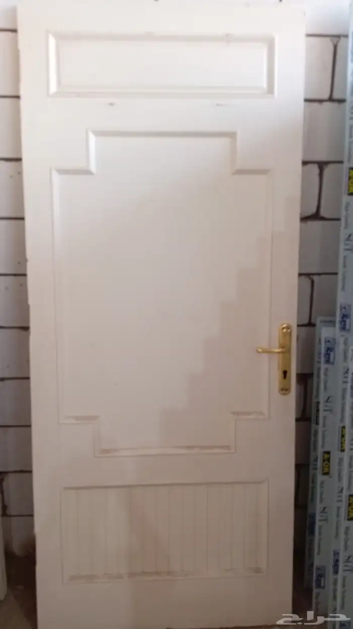 عندنا ابواب خشب مستخدمه وابواب حديد والمنيوم جديده للبيعه 4