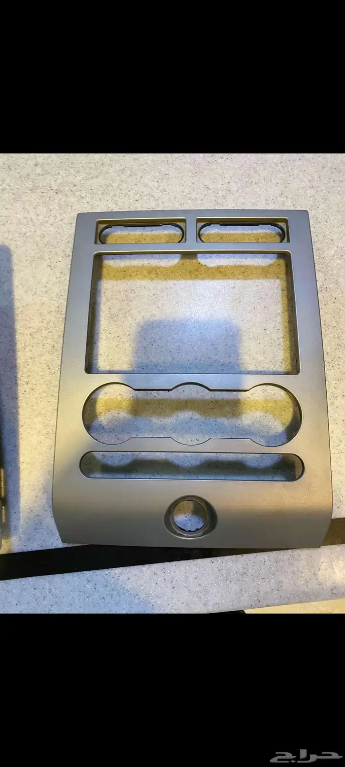 للبيع شاشة فورد اكسبيديشن من موديل 2013 وديكور وكونسول سقف 2