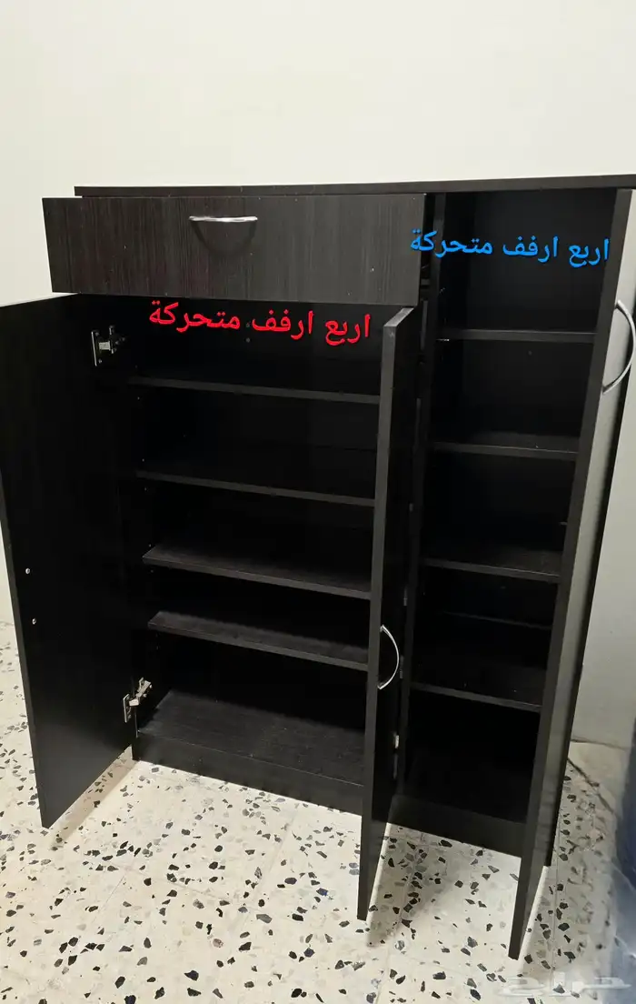 دولاب بثلاث أبواب خشب مضغوط بحالة جيدة جدا لون بني غامق 1