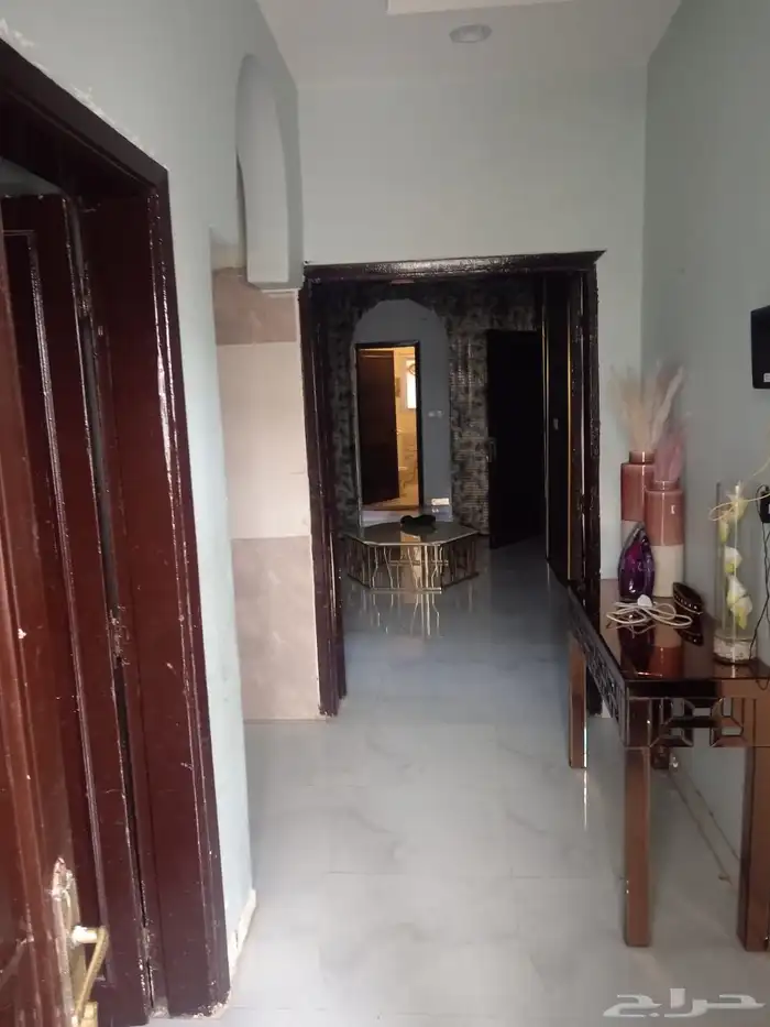 للبيع فيلا في حي السويدي المساحة 480 م 8