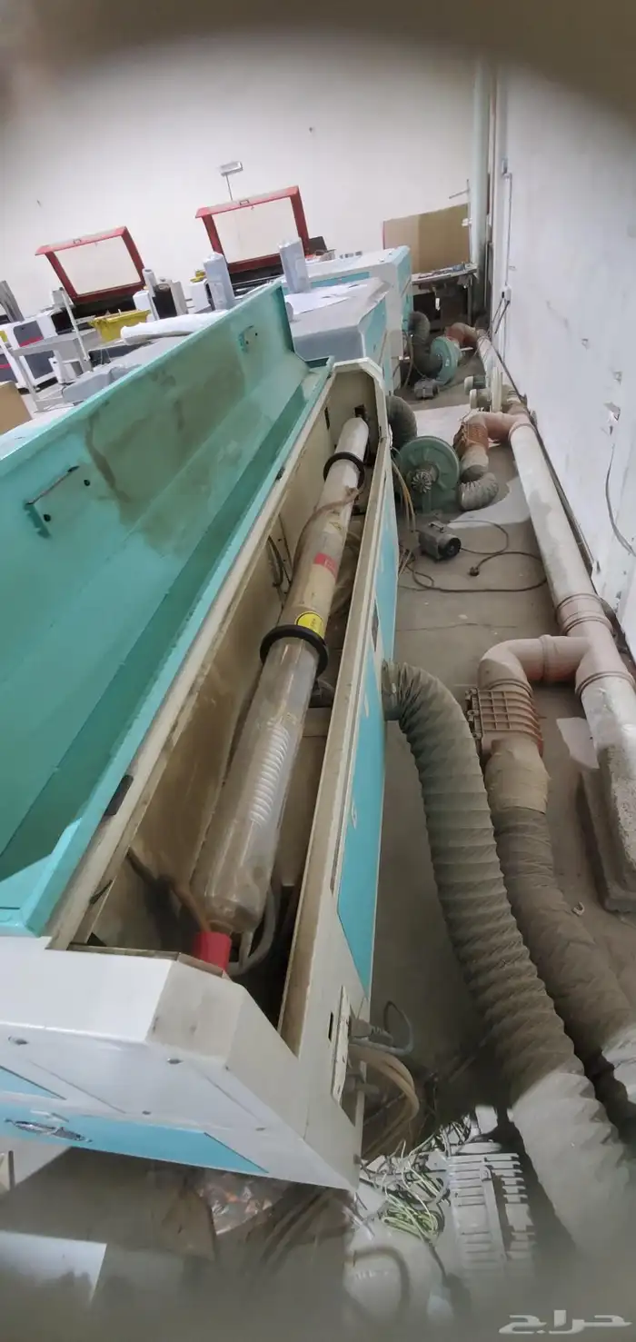 ليزر مكينه 130 90 نظيفه جدا مشروط بكامل أغراضها للبيع 2