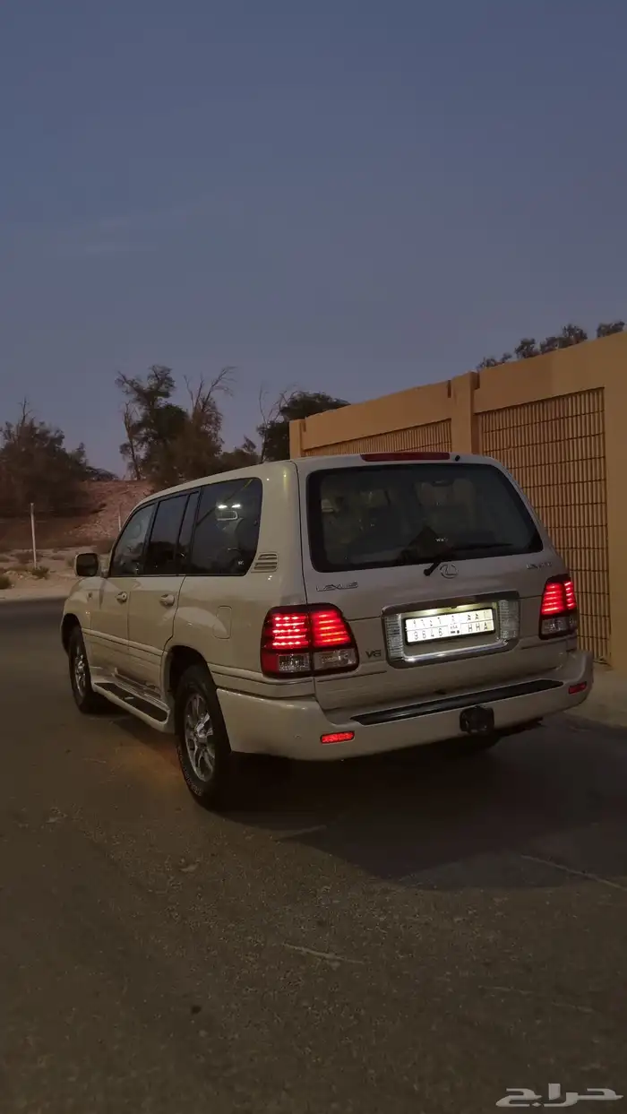 للبيع جيب لكزس 2006 فل كامل 1