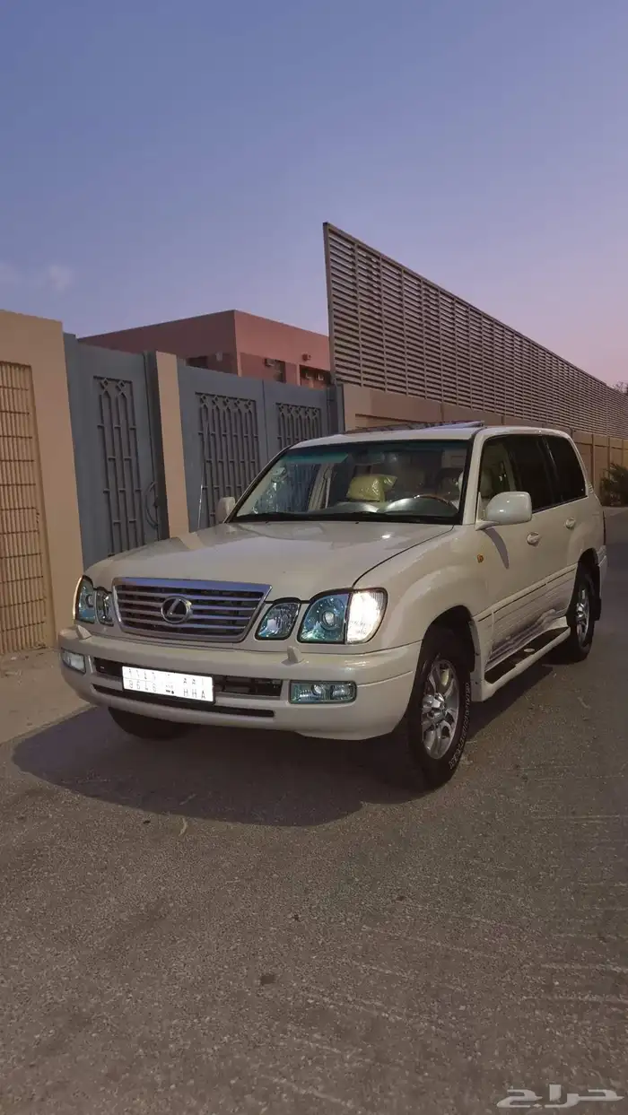 للبيع جيب لكزس 2006 فل كامل 0