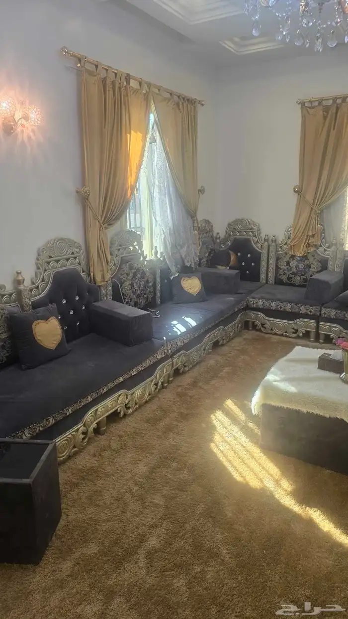 كنب ملكي للبيع ب3000 مع الفرش والصامل ما نقصر 2