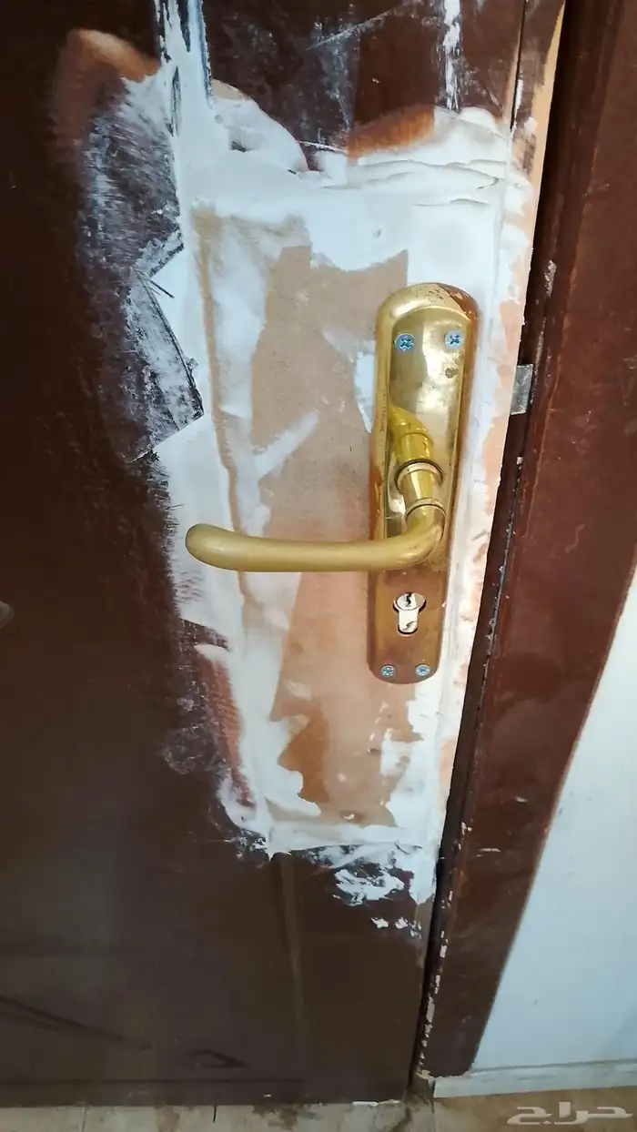 نجار بمكه صيانة ابواب وكولين متنقل بمكه 1