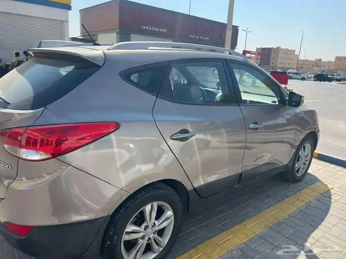 للبيع توسان 2011 نضيف مره ومشيه قليل علا موديله استخدام حشمه 1