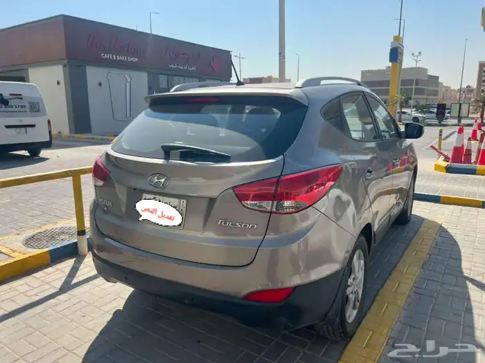 للبيع توسان 2011 نضيف مره ومشيه قليل علا موديله استخدام حشمه 7