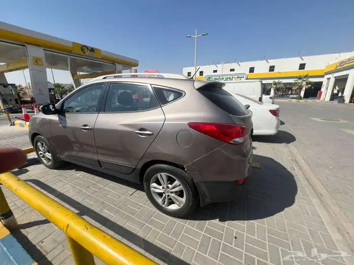 للبيع توسان 2011 نضيف مره ومشيه قليل علا موديله استخدام حشمه 3