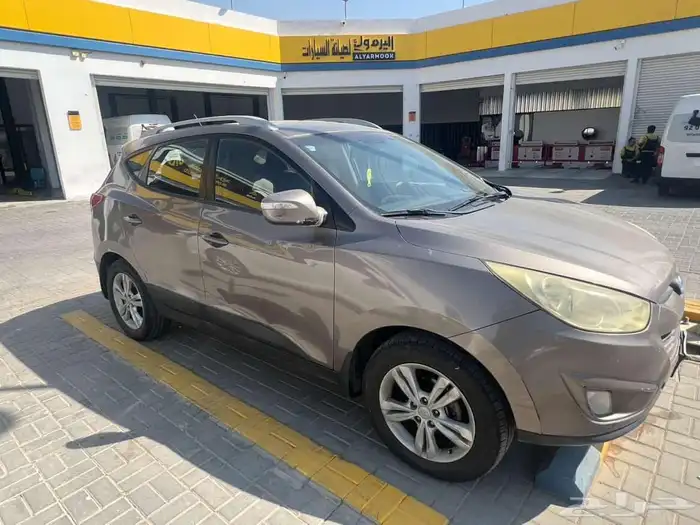 للبيع توسان 2011 نضيف مره ومشيه قليل علا موديله استخدام حشمه 2