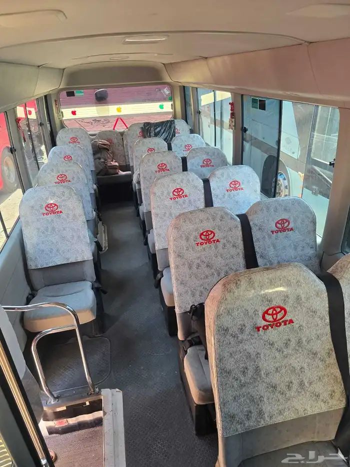 There are stones a head a school a restaurant an airport and 4