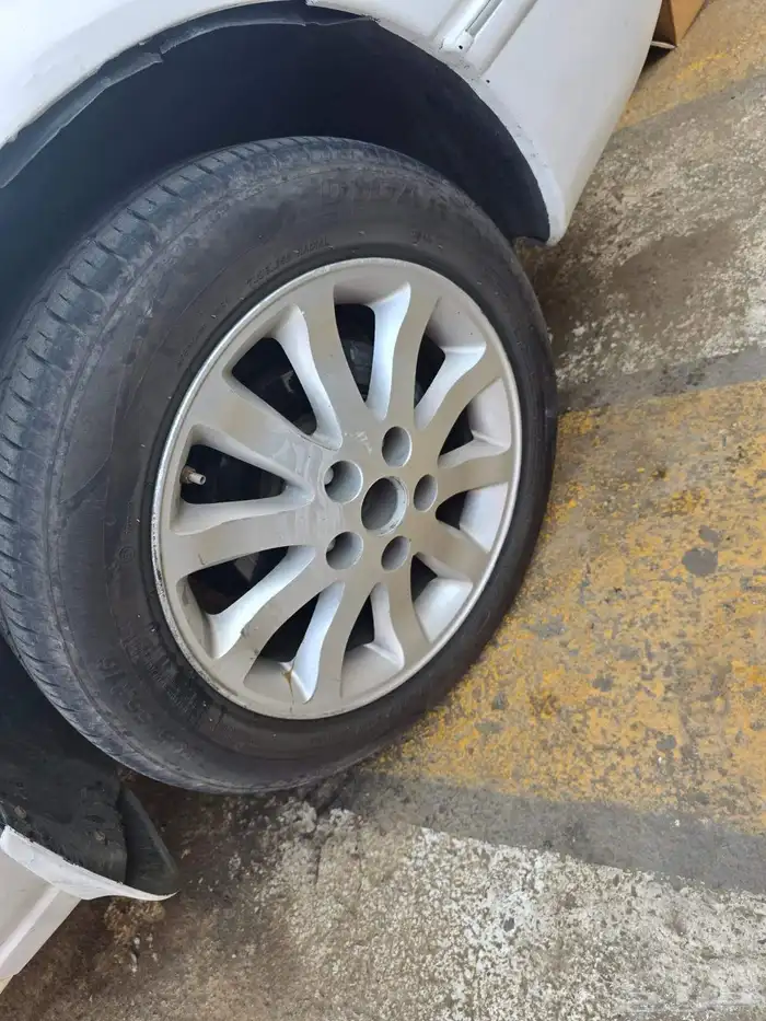 كفرات مع الجنوط كامري موديل 2001 0