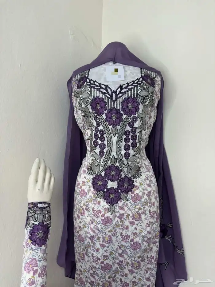 مخاوير قطع غير مفصلة تطريز على الصدر والاكمام 3