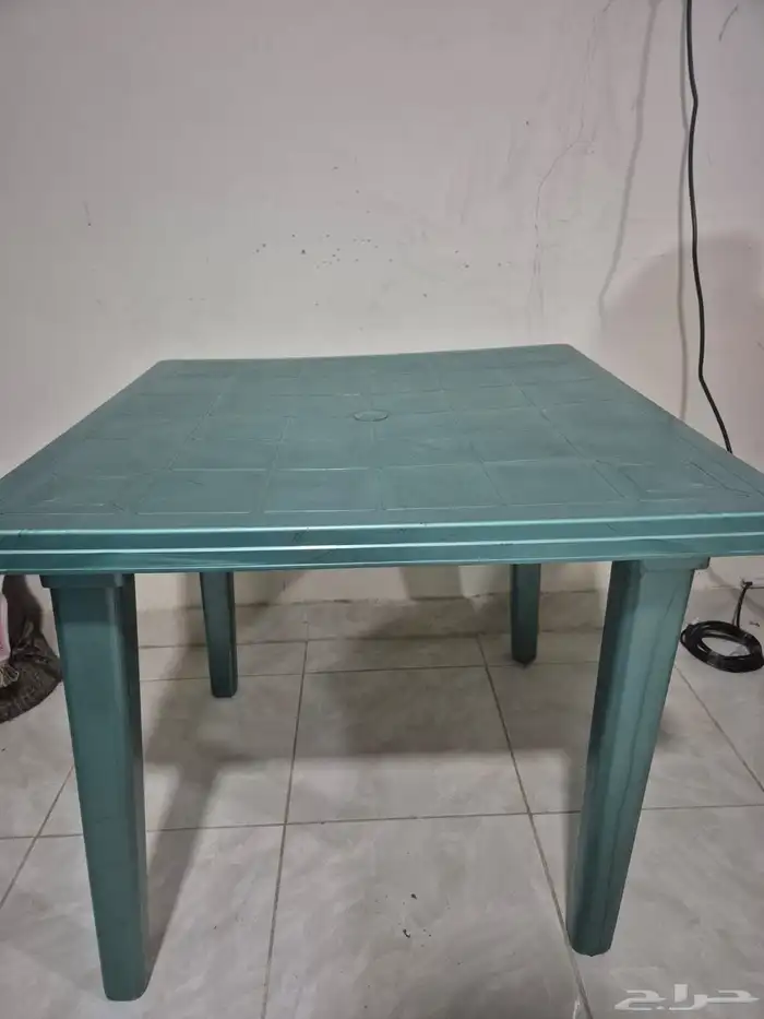 كنب امريكي وسفرات وزرابي وعجانة و طقم صحون 6