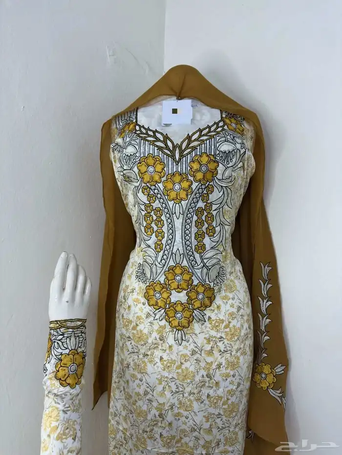 مخاوير قطع غير مفصلة تطريز على الصدر والاكمام 1